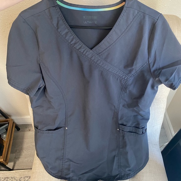 Set of 3 Scrubstar Scrub Tops - Picture 2 of 5